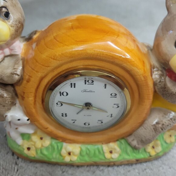 Vintage Ceramic Bear Mantle Table Clock Made In Japan - Picture 6 of 11